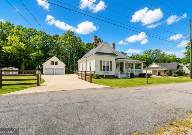 Photo 1 of Single family home for sale at 35 Combs St, Locust Grove, GA 30248 | MLS# 10840493 | Listing updated on 2026-09-18