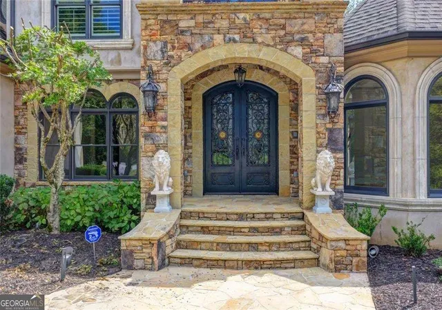 Photo 2 of Mansion for sale at 810 Moss Crk Plantation, Duluth, GA 30097 | MLS# 10840384 | Listing updated on 2026-10-09