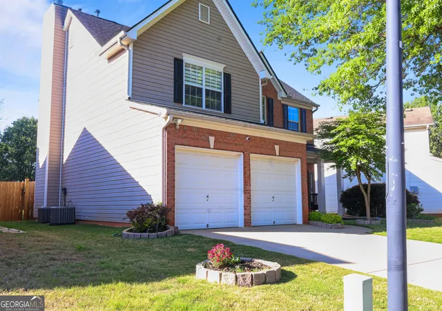 Photo 3 of Single family home for sale at 530 Clairidge Ln, Lawrenceville, GA 30046 | MLS# 10842278 | Listing updated on 2026-09-16