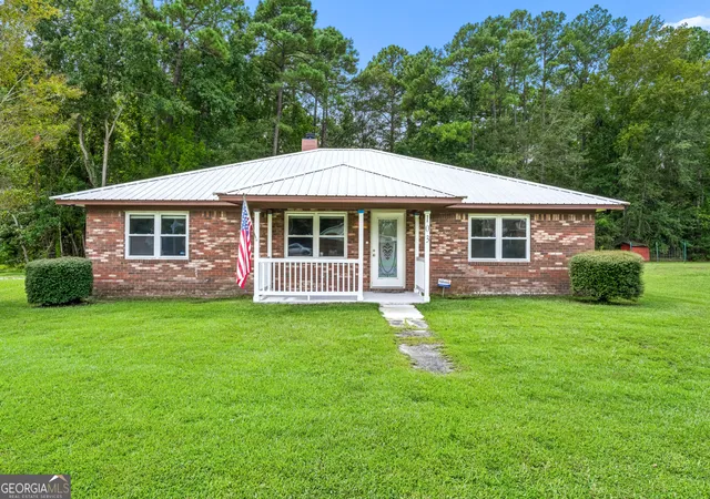 Photo 1 of Single family home for sale at 103 W Magnolia Ave, Kingsland, GA 31548 | MLS# 10851065 | Listing updated on 2026-10-03