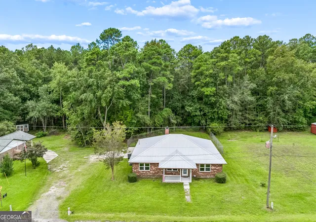Photo 3 of Single family home for sale at 103 W Magnolia Ave, Kingsland, GA 31548 | MLS# 10851065 | Listing updated on 2026-10-03