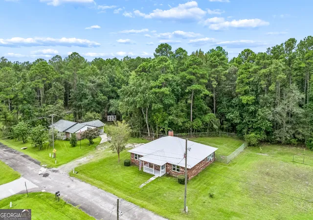 Photo 3 of Single family home for sale at 103 W Magnolia Ave, Kingsland, GA 31548 | MLS# 10851065 | Listing updated on 2026-10-03