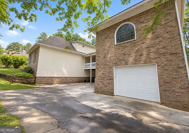 Photo 3 of Single family home for sale at 10060 Buice Rd, Alpharetta, GA 30022 | MLS# 10704888 | Listing updated on 2026-09-09