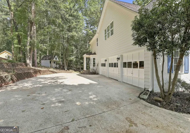 Photo 2 of Single family home for sale at 625 Bellenden Dr, Peachtree City, GA 30269 | MLS# 10840126 | Listing updated on 2026-09-04