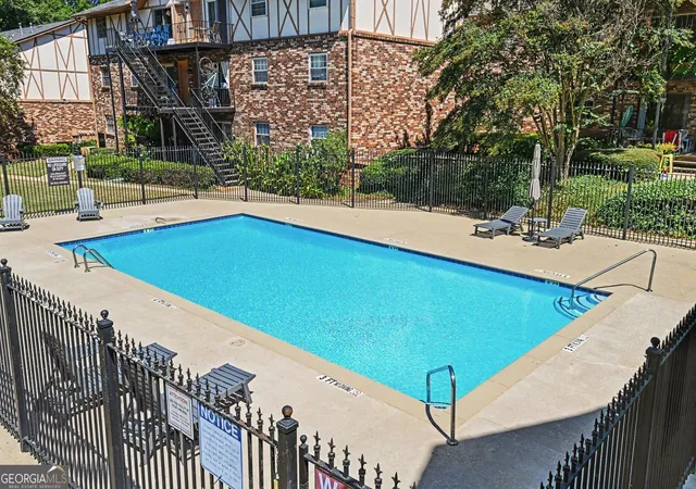 Listing Photo 2 - Condo for sale in building located at 1225 Church St, Decatur, GA 30030 - Unit #M