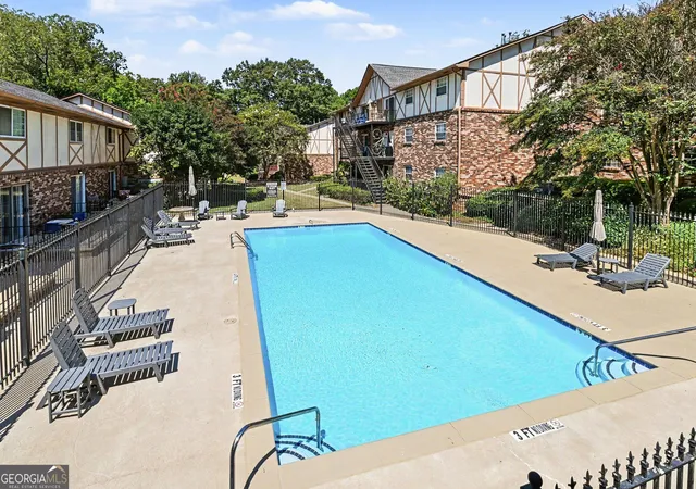 Listing Photo 5 - Condo for sale in building located at 1225 Church St, Decatur, GA 30030 - Unit #M
