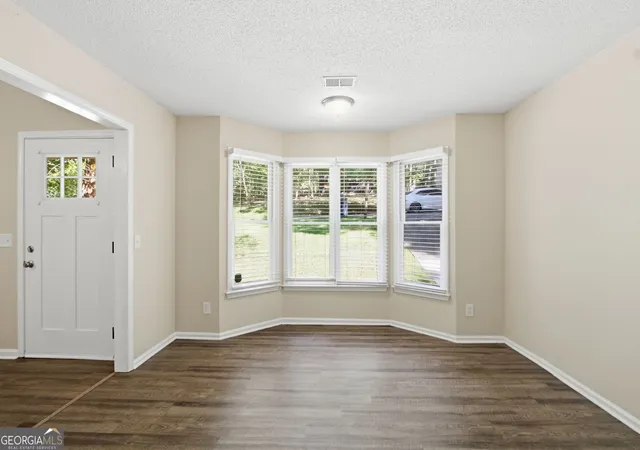 Photo 4 of Single family home for sale at 1535 Oakhill Dr, Auburn, GA 30011 | MLS# 10855045 | Listing updated on 2026-10-27