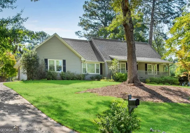Single family home for sale at 1870 Beckett Dr, Marietta, GA 30062 | MLS# 10844301