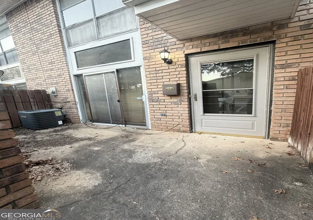Listing Photo 1 - Condo for sale in building located at 4701 Flt Shls Rd, Union City, GA 30291 - Unit #21C