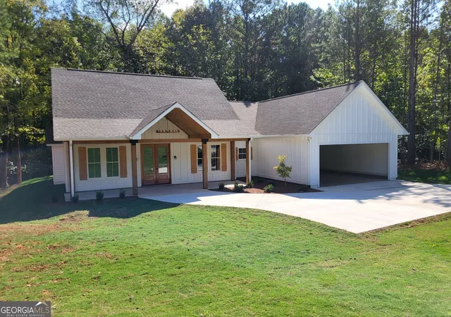 Photo 1 of Single family home for sale at 6491 13th Court SW, Lanett, AL 36863 | MLS# 10836414 | Listing updated on 2026-09-16