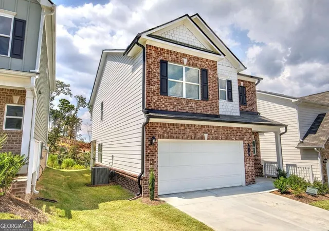 Photo 2 of Sale Pending at 810 Dundee Way, Cartersville, GA 30121 | MLS# 10840496 | Listing updated on 2026-09-15