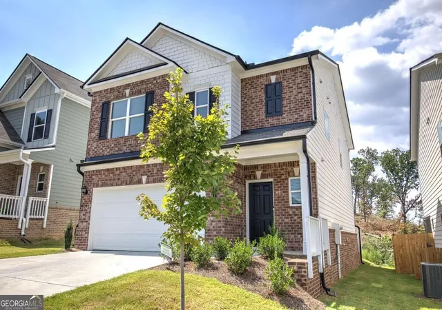 Photo 3 of Sale Pending at 810 Dundee Way, Cartersville, GA 30121 | MLS# 10840496 | Listing updated on 2026-09-15