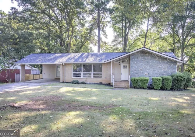 Photo 1 of Single family home for sale at 102 Summit Dr, Griffin, GA 30224 | MLS# 10842468 | Listing updated on 2026-10-23