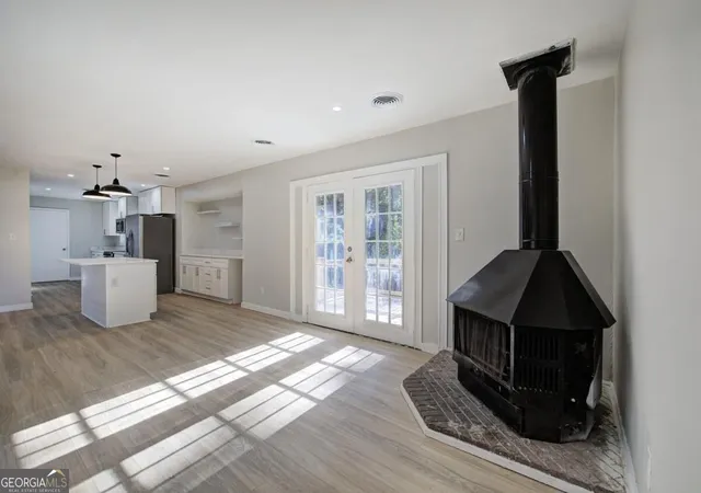 Photo 2 of Single family home for sale at 102 Summit Dr, Griffin, GA 30224 | MLS# 10842468 | Listing updated on 2026-10-23