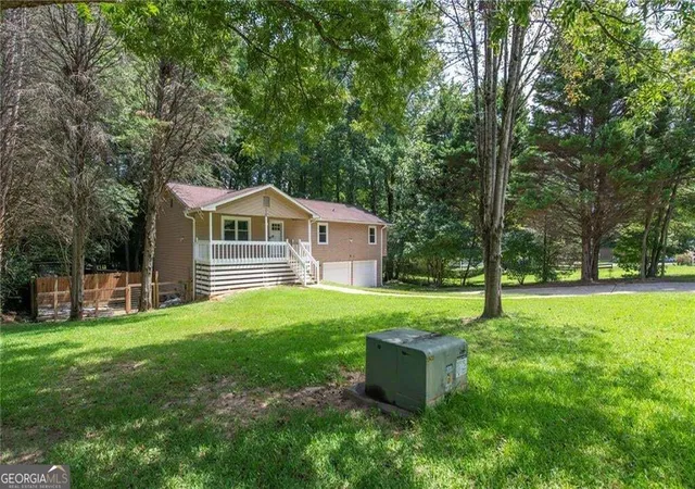 Photo 3 of Single family home for sale at 3125 Barrett Ct, Powder Springs, GA 30127 | MLS# 10852291 | Listing updated on 2026-10-08