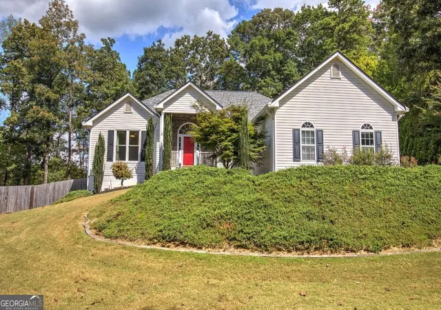 Photo 1 of Single family home for sale at 1082 Fieldstone Dr, Canton, GA 30114 | MLS# 10845313 | Listing updated on 2026-09-27