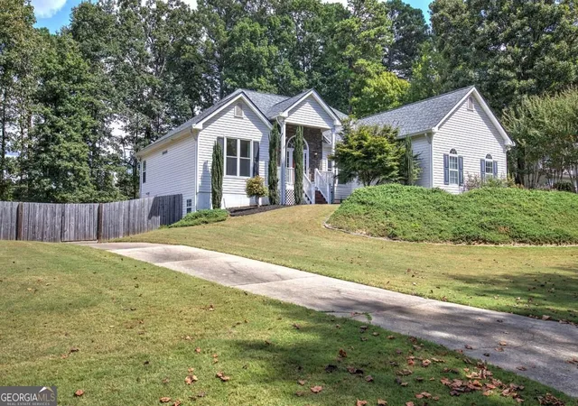 Photo 1 of Single family home for sale at 1082 Fieldstone Dr, Canton, GA 30114 | MLS# 10845313 | Listing updated on 2026-09-27