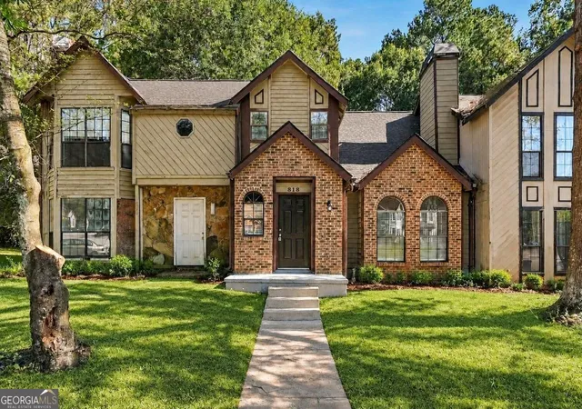 Photo 1 of Townhouse for sale at 818 Heritage Oaks Dr, Stone Mountain, GA 30088 | MLS# 10872580 | Listing updated on 2026-10-28
