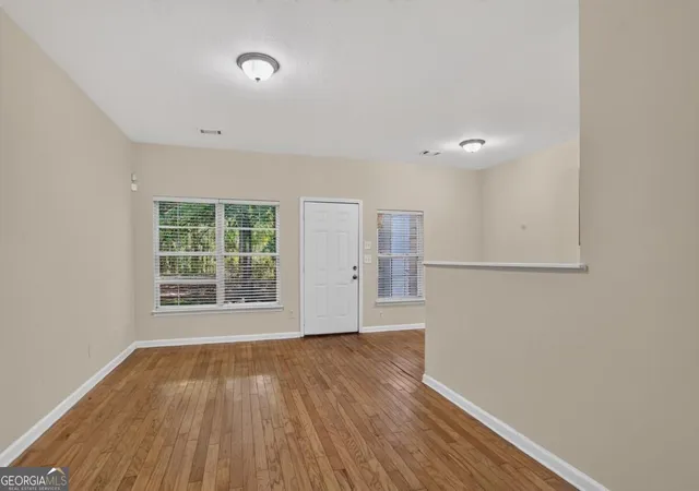 Photo 4 of Townhouse for sale at 213 Brookview Dr, Riverdale, GA 30274 | MLS# 10841400 | Listing updated on 2026-09-23