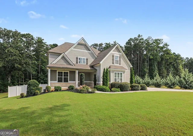 Photo 2 of Single family home for sale at 181 Peppertree Dr, Newnan, GA 30265 | MLS# 10839123 | Listing updated on 2026-09-20