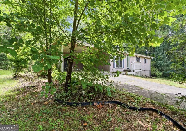 Photo 3 of Single family home for sale at 4008 Jody Cir, Austell, GA 30106 | MLS# 10839654 | Listing updated on 2026-09-28