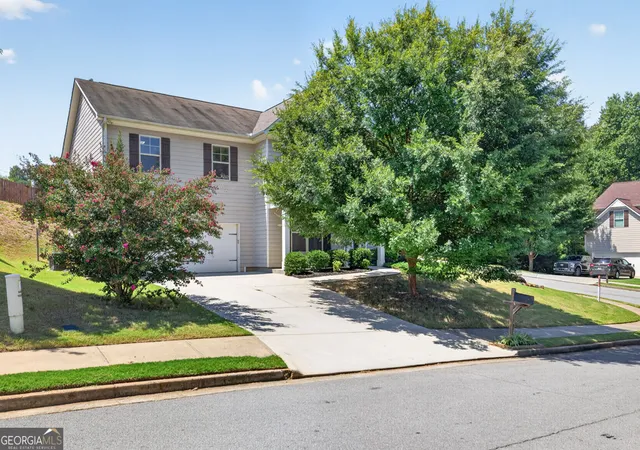 Photo 2 of Single family home for sale at 1202 Lincoln Ln, Braselton, GA 30517 | MLS# 10839677 | Listing updated on 2026-09-03