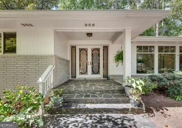 Photo 2 of Single family home for sale at 1800 Angelique Dr, Decatur, GA 30033 | MLS# 10853227 | Listing updated on 2026-09-25