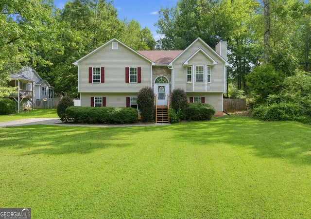 Single family home for sale at 285 Pine Needle Trl, Villa Rica, GA 30180 | MLS# 10850967
