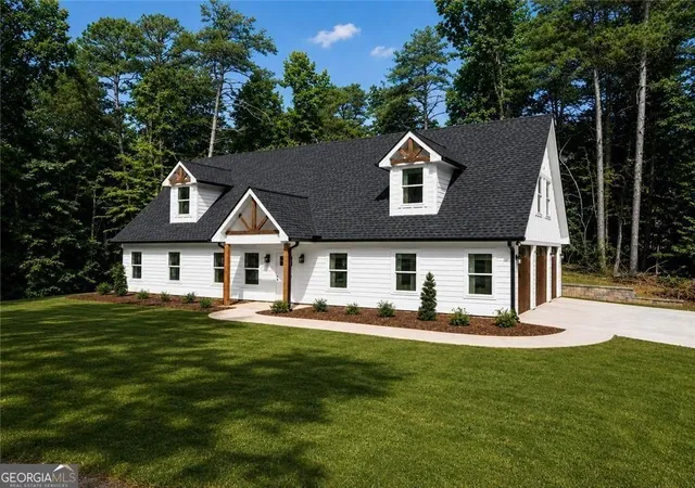 Photo 2 of Single family home for sale at 6711 Wildwood Trl, Gainesville, GA 30506 | MLS# 10839309 | Listing updated on 2026-09-04