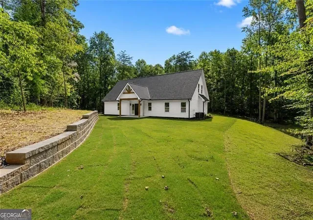 Photo 4 of Single family home for sale at 6711 Wildwood Trl, Gainesville, GA 30506 | MLS# 10839309 | Listing updated on 2026-10-23