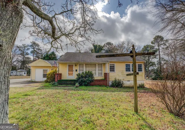Photo 1 of Single family home for sale at 908 Nelson St, Jackson, GA 30233 | MLS# 10837536 | Listing updated on 2026-09-08