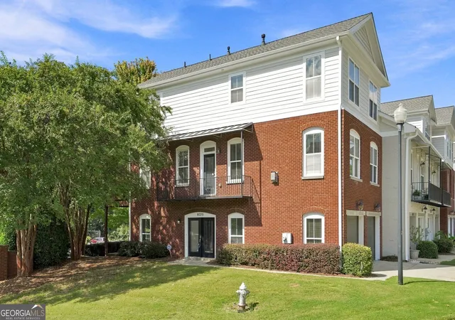 Townhouse for sale at 6035 Brookside Oak Cir, Norcross, GA 30093 | MLS# 10842434