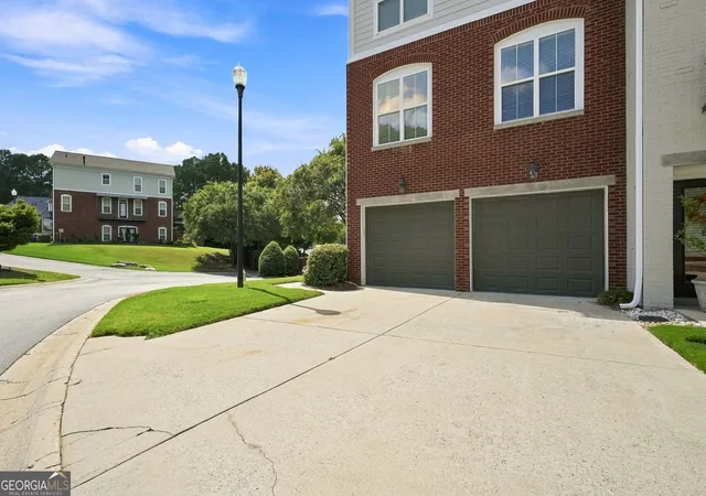 Photo 3 of Townhouse for sale at 6035 Brookside Oak Cir, Norcross, GA 30093 | MLS# 10842434 | Listing updated on 2026-09-13