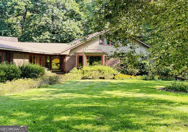 Photo 2 of Single family home for sale at 1027 1st Avenue, Centre, AL 35960 | MLS# 10835620 | Listing updated on 2026-09-15