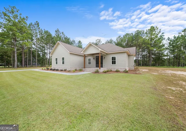 Single family home for sale at 1507 Wildflower Cir, Metter, GA 30439 | MLS# 10842296