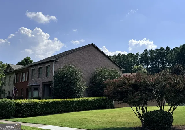 Photo 3 of Townhouse for sale at 1659 Ridenour Pkwy Nw, Kennesaw, GA 30152 | MLS# 10807396 | Listing updated on 2026-09-12