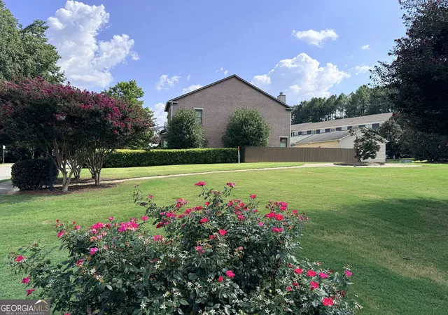 Photo 3 of Sale Pending at 1659 Ridenour Pkwy Nw, Kennesaw, GA 30152 | MLS# 10807396 | Listing updated on 2026-10-01