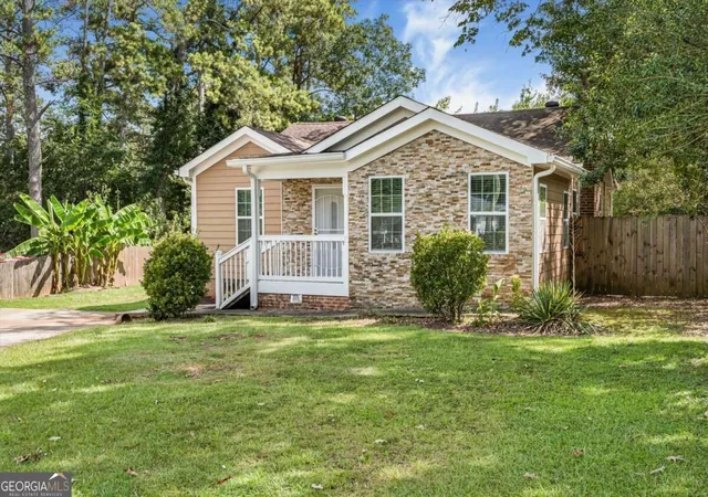 Photo 2 of Single family home for sale at 1194 Barnes Ml Rd, Marietta, GA 30062 | MLS# 10841002 | Listing updated on 2026-09-19
