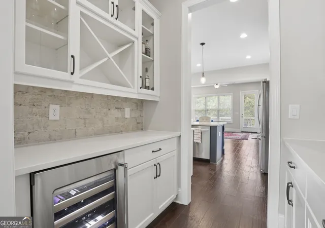 Photo 4 of Single family home for sale at 895 Samples Ln NW, Atlanta, GA 30318 | MLS# 10844273 | Listing updated on 2026-09-25