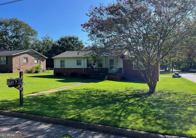 Photo 1 of Sale Pending at 507 South 17th Ave, Lanett, AL 36863 | MLS# 10841890 | Listing updated on 2026-09-11