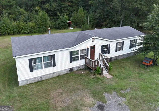 Photo 3 of Manufactured home for sale at 205 Briar Crk Way, Lizella, GA 31052 | MLS# 10849103 | Listing updated on 2026-10-02