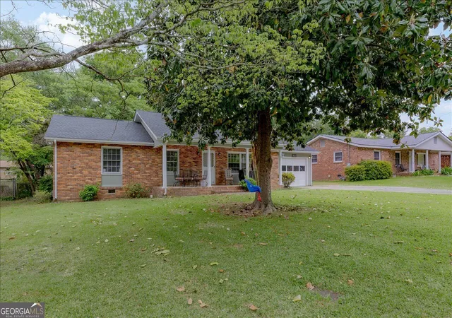 Photo 2 of Single family home for sale at 411 Arrowhead Trl, Warner Robins, GA 31088 | MLS# 10840430 | Listing updated on 2026-09-18