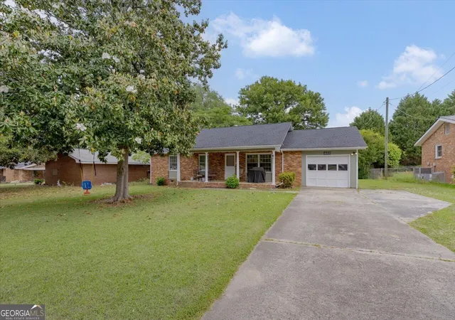 Photo 3 of Single family home for sale at 411 Arrowhead Trl, Warner Robins, GA 31088 | MLS# 10840430 | Listing updated on 2026-09-18