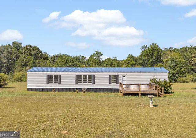 Single family home for sale at 820 E County Line Rd, Danielsville, GA 30633 | MLS# 10839528