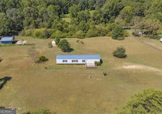 Photo 3 of Single family home for sale at 820 E County Line Rd, Danielsville, GA 30633 | MLS# 10839528 | Listing updated on 2026-09-20