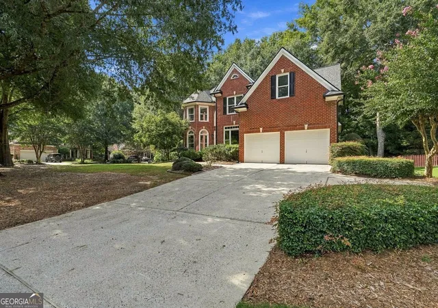 Photo 3 of Single family home for sale at 238 Rivergate Dr, Suwanee, GA 30024 | MLS# 10849932 | Listing updated on 2026-10-05