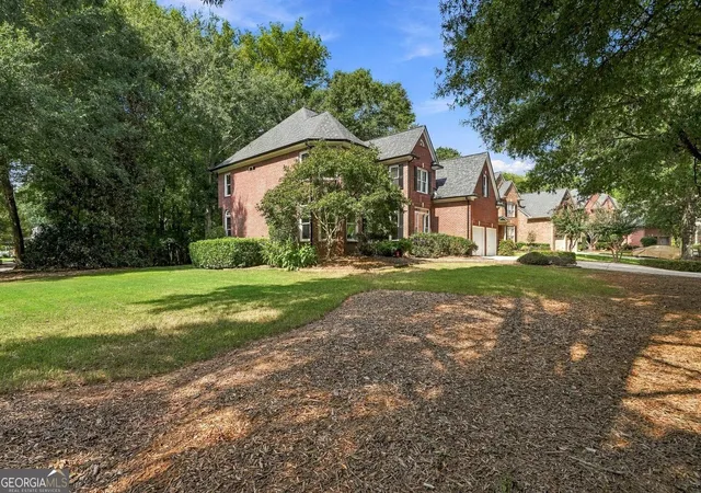 Photo 3 of Single family home for sale at 238 Rivergate Dr, Suwanee, GA 30024 | MLS# 10849932 | Listing updated on 2026-10-05