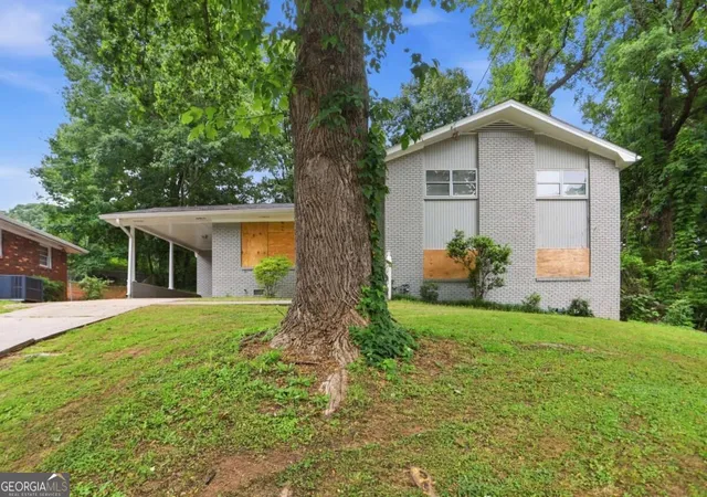 Photo 1 of Single family home for sale at 2572 Glenrock Dr, Decatur, GA 30032 | MLS# 10839788 | Listing updated on 2026-09-27