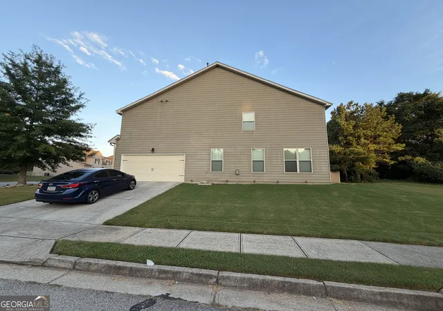 Photo 3 of Single family home for sale at 10 Oakwood Dr, Covington, GA 30016 | MLS# 10844393 | Listing updated on 2026-09-18