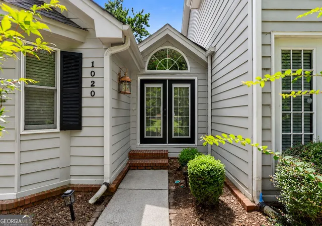 Photo 4 of Townhouse for sale at 1020 Huntington Pl, Greensboro, GA 30642 | MLS# 10831585 | Listing updated on 2026-09-16